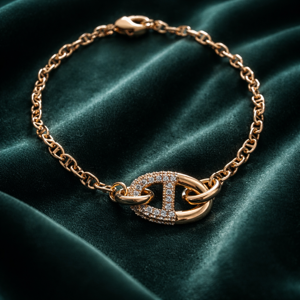 Bracelet doré de la marque us polo assn