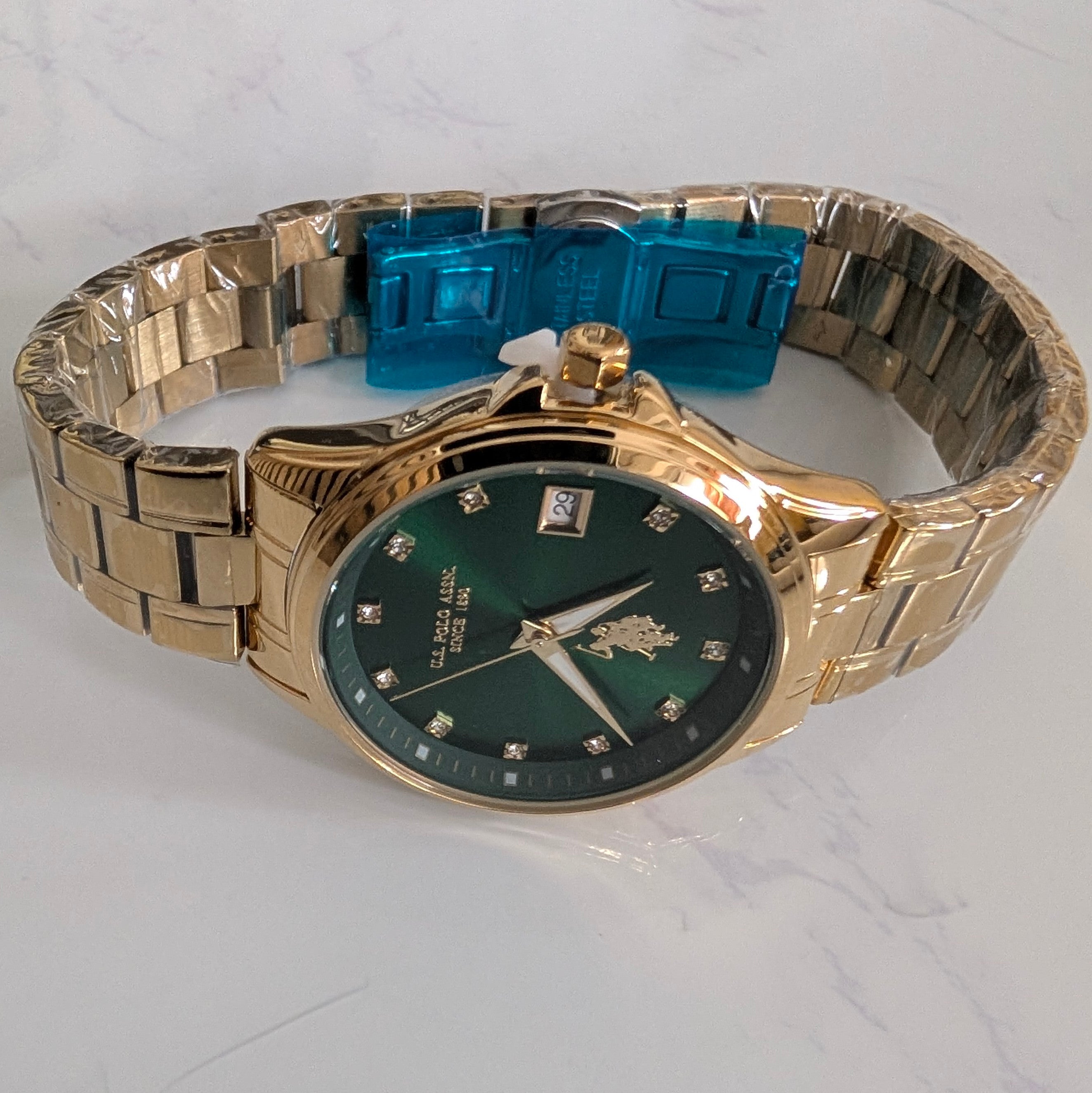 Montre doré de la marque us polo assn