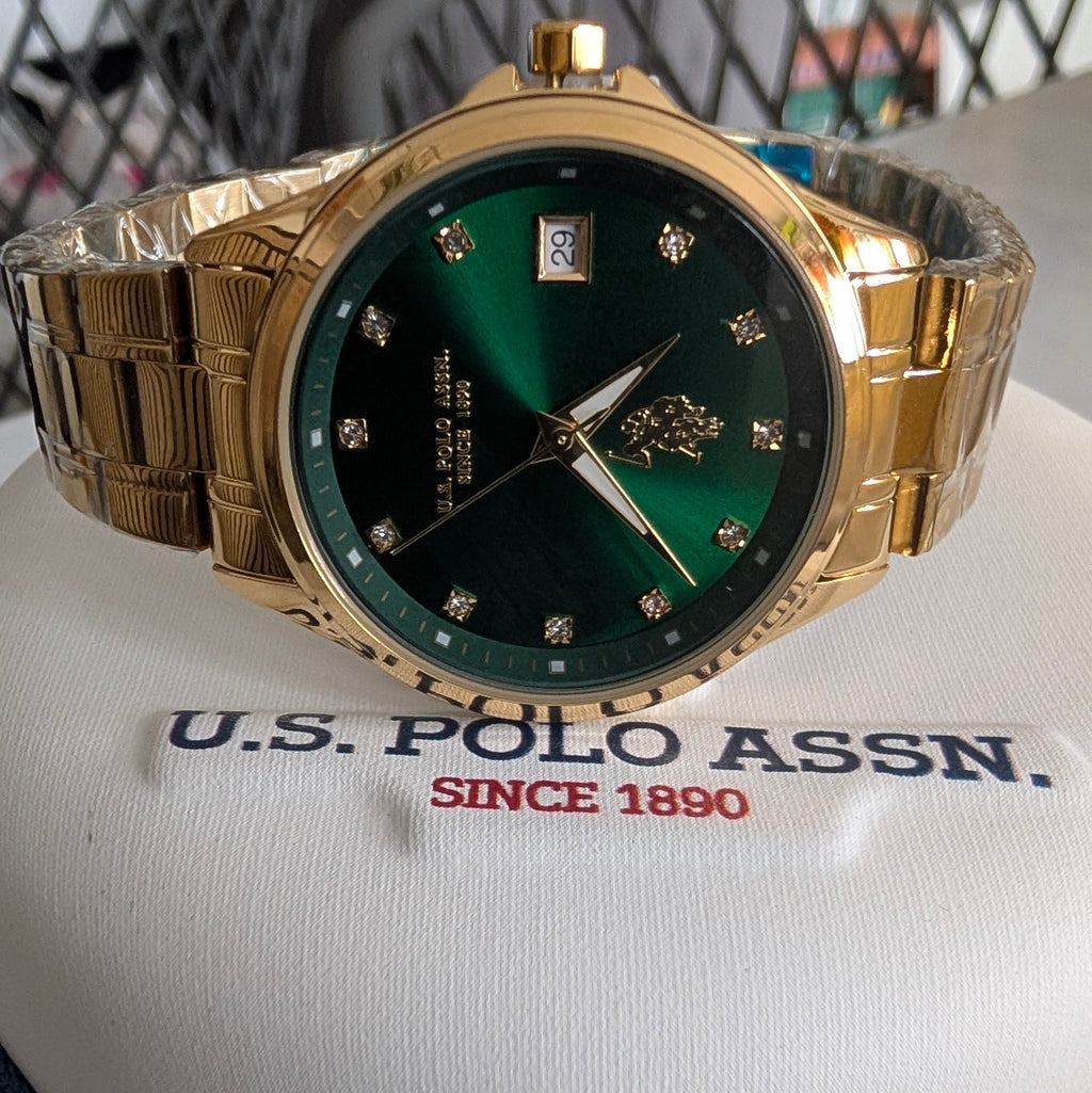 Montre doré de la marque us polo assn