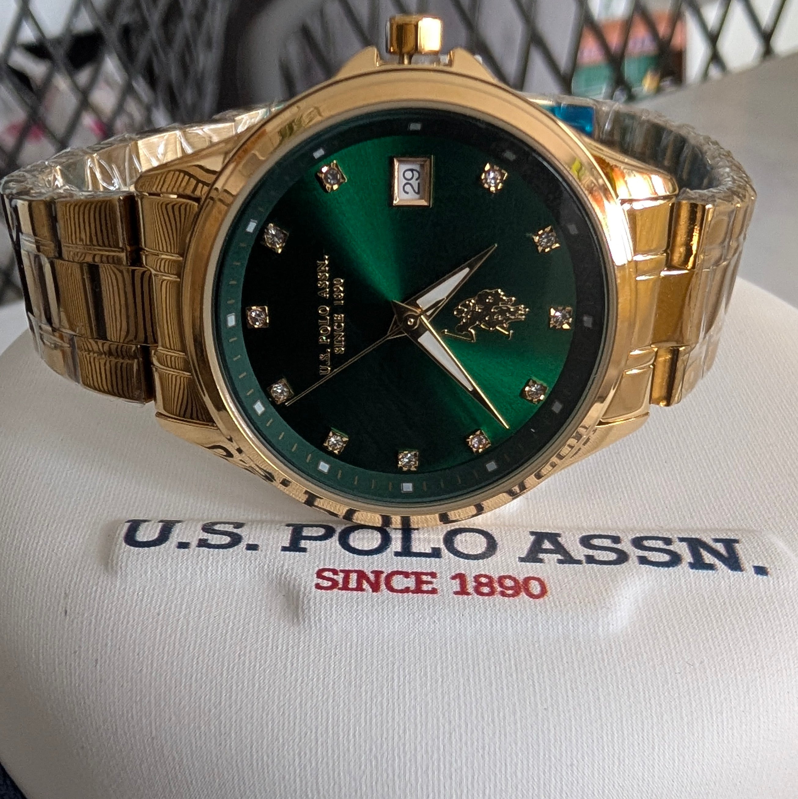 Montre doré de la marque us polo assn