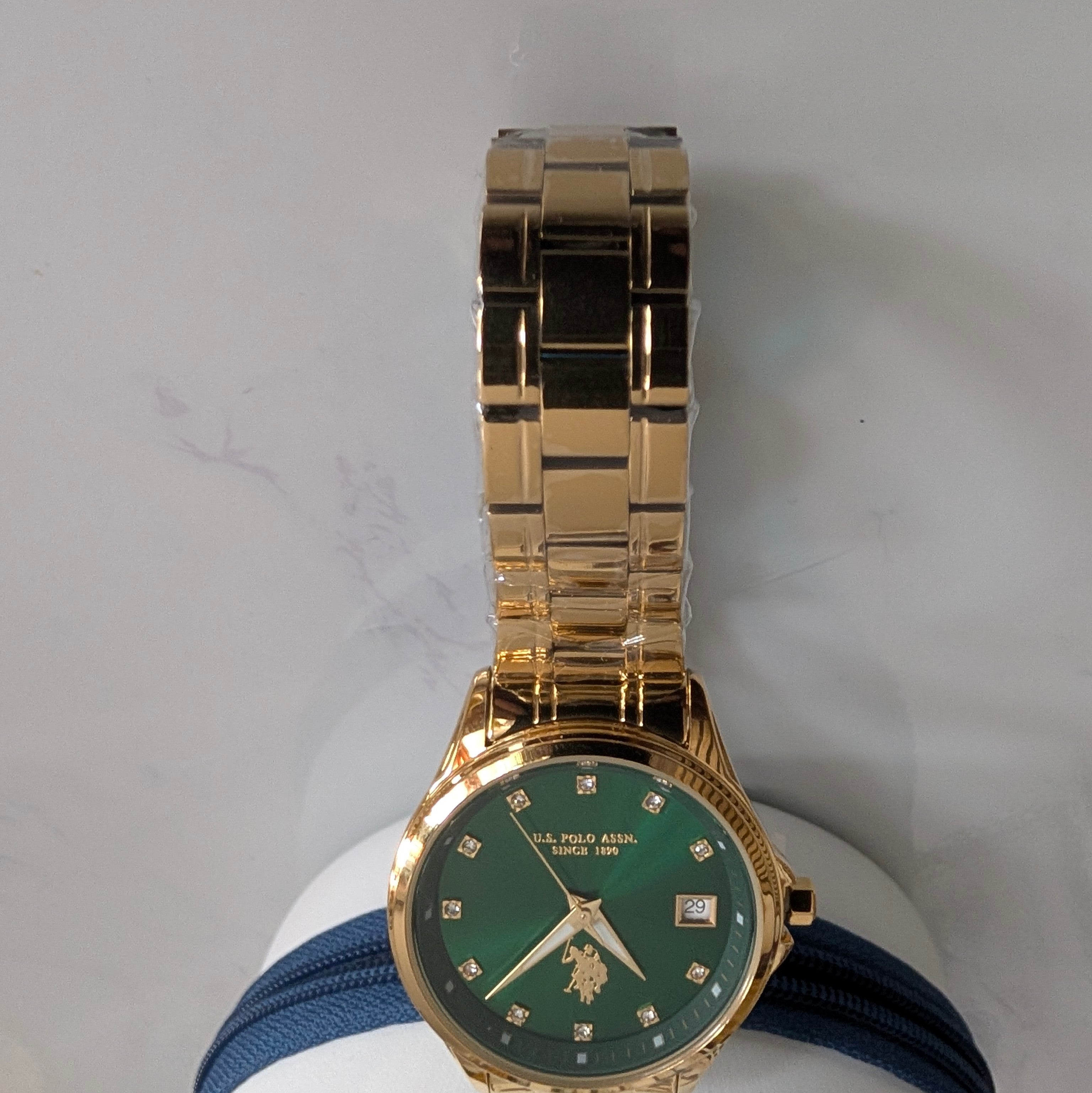 Montre doré de la marque us polo assn