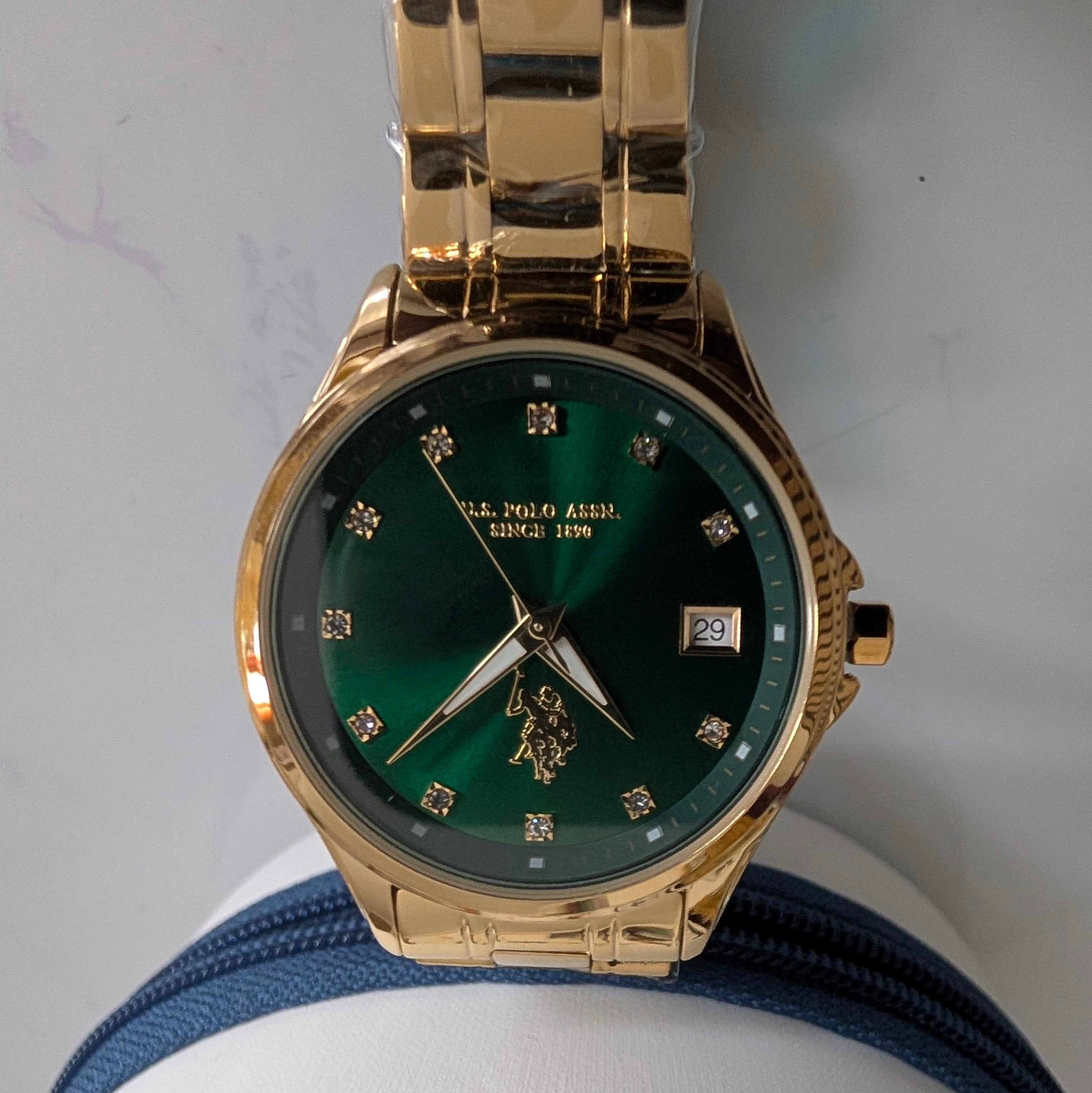 Montre doré de la marque us polo assn
