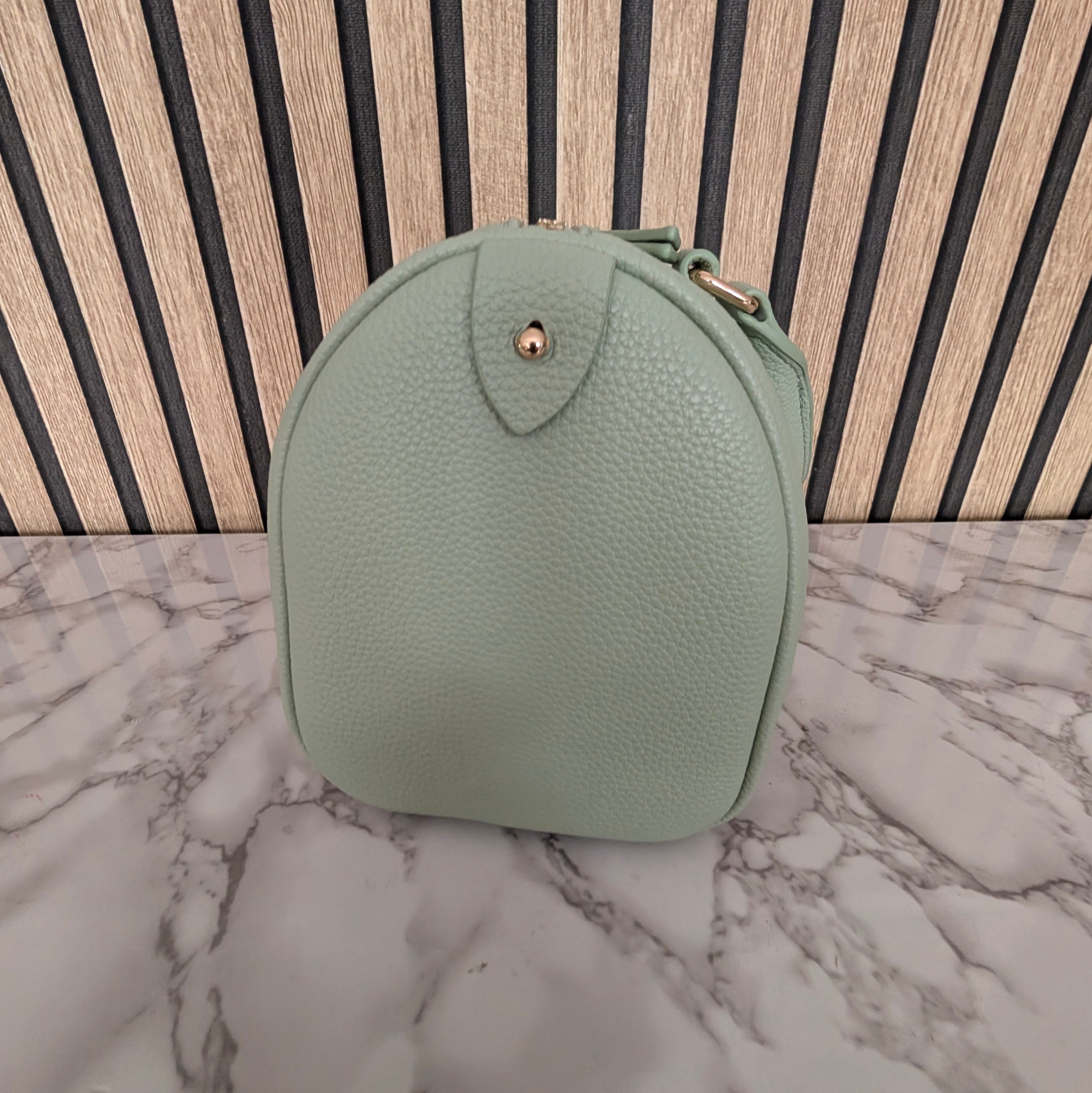 Sac à main polochon de la marque Mario VALENTINO