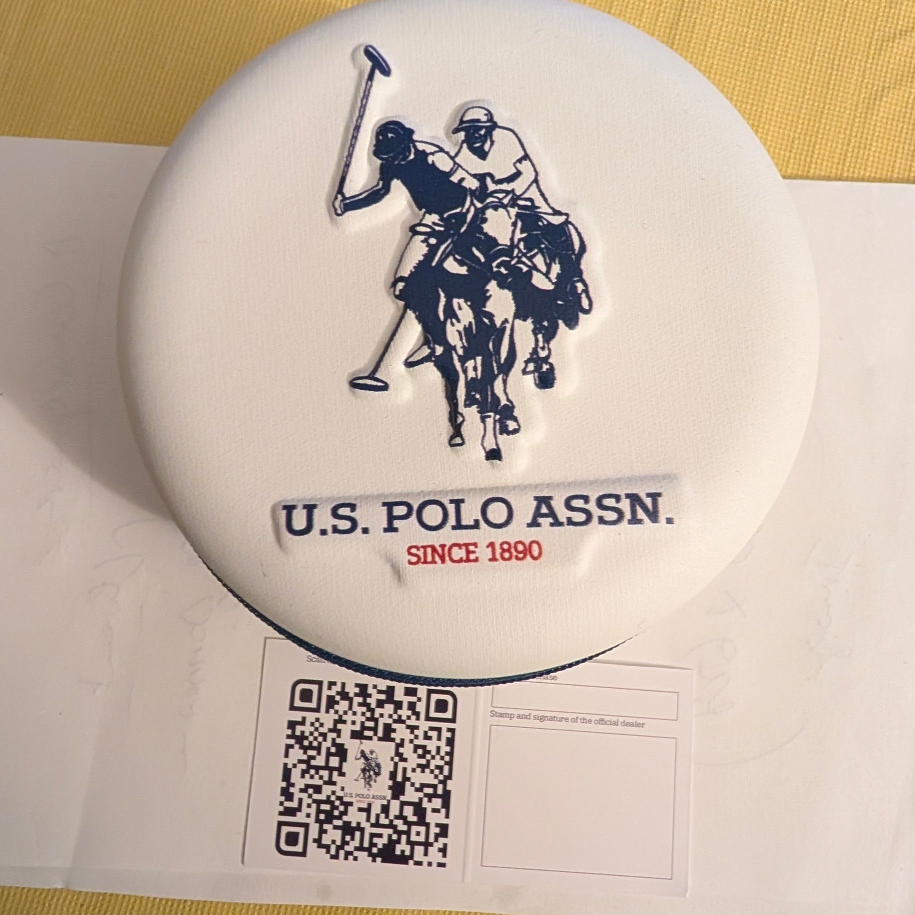 Montre doré de la marque us polo assn